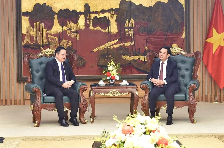 Phó Thủ tướng, Bộ trưởng Bộ Quốc phòng Phan Văn Giang tiếp Tổng Thư ký ASEAN Phó Thủ tướng, Bộ trưởng Bộ Quốc phòng Phan Văn Giang tiếp Tổng Thư ký ASEAN