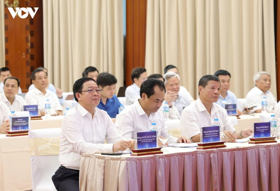 Phó Thủ tướng dự Diễn đàn "Hình thành hệ sinh thái hợp tác phát triển AI" Phó Thủ tướng dự Diễn đàn "Hình thành hệ sinh thái hợp tác phát triển AI"