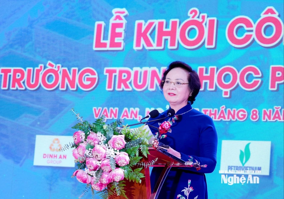 Phó Thủ tướng dự Lễ Khởi công xây dựng Trường THPT Nam Đàn 1, tỉnh Nghệ An Phó Thủ tướng dự Lễ Khởi công xây dựng Trường THPT Nam Đàn 1, tỉnh Nghệ An