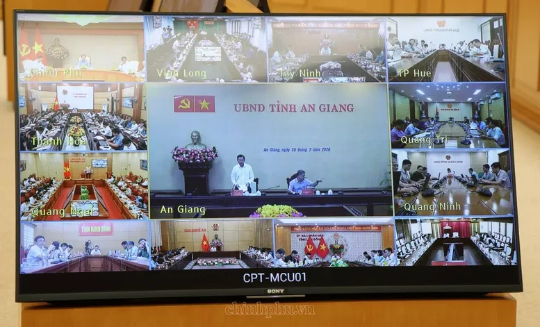 Phó Thủ tướng Hồ Quốc Dũng: Dồn toàn bộ công sức để gỡ 'thẻ vàng' IUU trong năm 2026 Phó Thủ tướng Hồ Quốc Dũng: Dồn toàn bộ công sức để gỡ 'thẻ vàng' IUU trong năm 2026