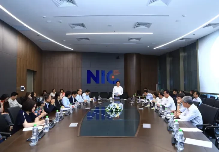 Phó Thủ tướng Hồ Quốc Dũng làm việc với Trung tâm Đổi mới sáng tạo Quốc gia Phó Thủ tướng Hồ Quốc Dũng làm việc với Trung tâm Đổi mới sáng tạo Quốc gia