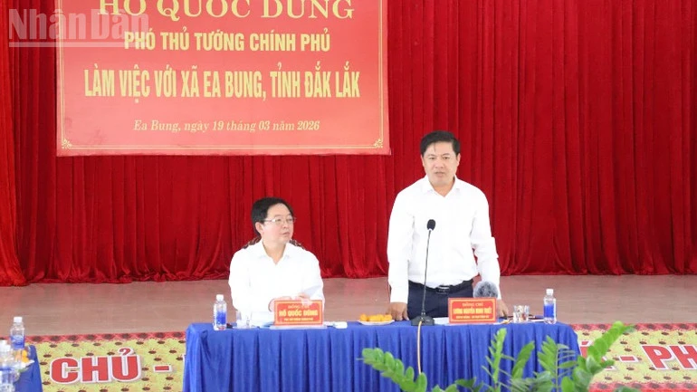 Phó Thủ tướng Hồ Quốc Dũng thăm, làm việc với xã biên giới Ea Bung Phó Thủ tướng Hồ Quốc Dũng thăm, làm việc với xã biên giới Ea Bung