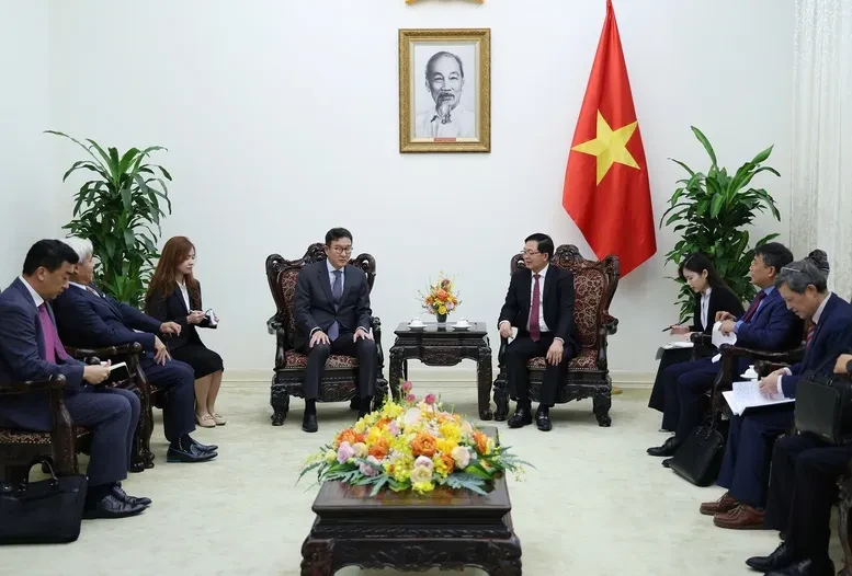 Phó Thủ tướng Hồ Quốc Dũng tiếp lãnh đạo Tập đoàn năng lượng GS (Hàn Quốc) Phó Thủ tướng Hồ Quốc Dũng tiếp lãnh đạo Tập đoàn năng lượng GS (Hàn Quốc)