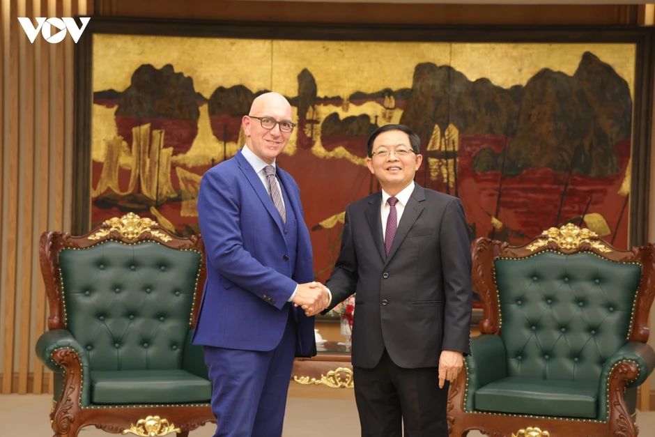 Phó Thủ tướng Hồ Quốc Dũng: Việt Nam tạo điều kiện để các tập đoàn công nghệ mở rộng hợp tác đầu tư Phó Thủ tướng Hồ Quốc Dũng: Việt Nam tạo điều kiện để các tập đoàn công nghệ mở rộng hợp tác đầu tư