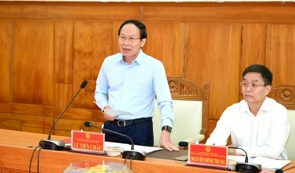 Phó Thủ tướng: Huế phải biến di sản thành sản phẩm, doanh thu và việc làm Phó Thủ tướng: Huế phải biến di sản thành sản phẩm, doanh thu và việc làm