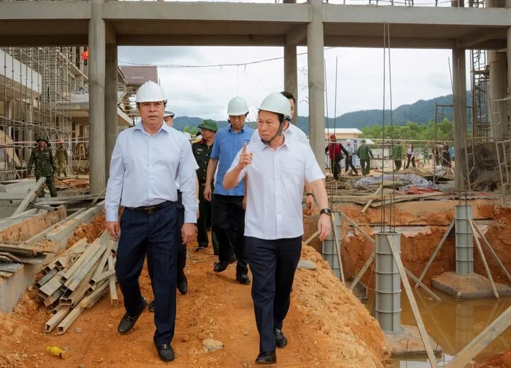 Phó Thủ tướng kiểm tra tiến độ dự án trường nội trú liên cấp ở biên giới TP Huế