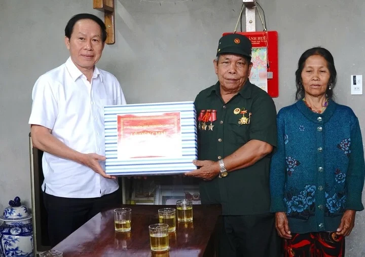 Phó Thủ tướng kiểm tra tiến độ dự án trường nội trú liên cấp ở biên giới TP Huế