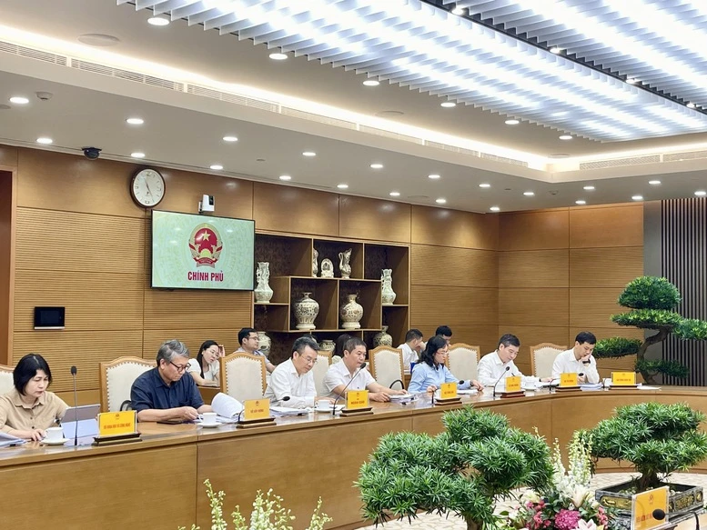 Phó Thủ tướng Lê Tiến Châu chủ trì họp rà soát 3 dự án luật Phó Thủ tướng Lê Tiến Châu chủ trì họp rà soát 3 dự án luật