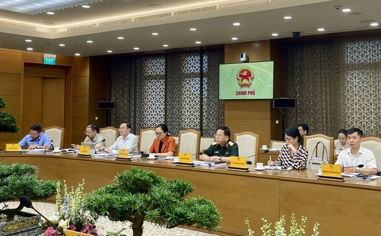 Phó Thủ tướng Lê Tiến Châu chủ trì họp rà soát 3 dự án luật Phó Thủ tướng Lê Tiến Châu chủ trì họp rà soát 3 dự án luật