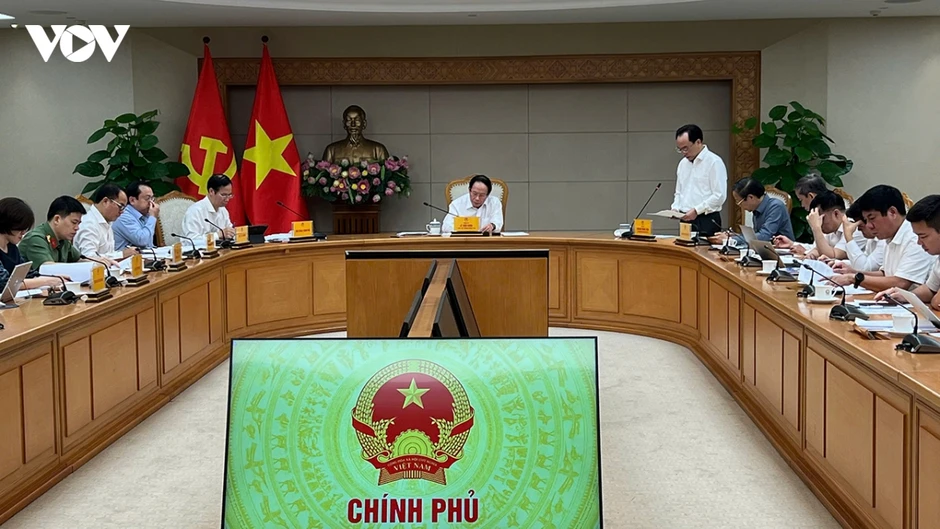 Phó Thủ tướng Lê Tiến Châu: Đổi mới toàn diện giáo dục, chuẩn bị cho năm học mới Phó Thủ tướng Lê Tiến Châu: Đổi mới toàn diện giáo dục, chuẩn bị cho năm học mới