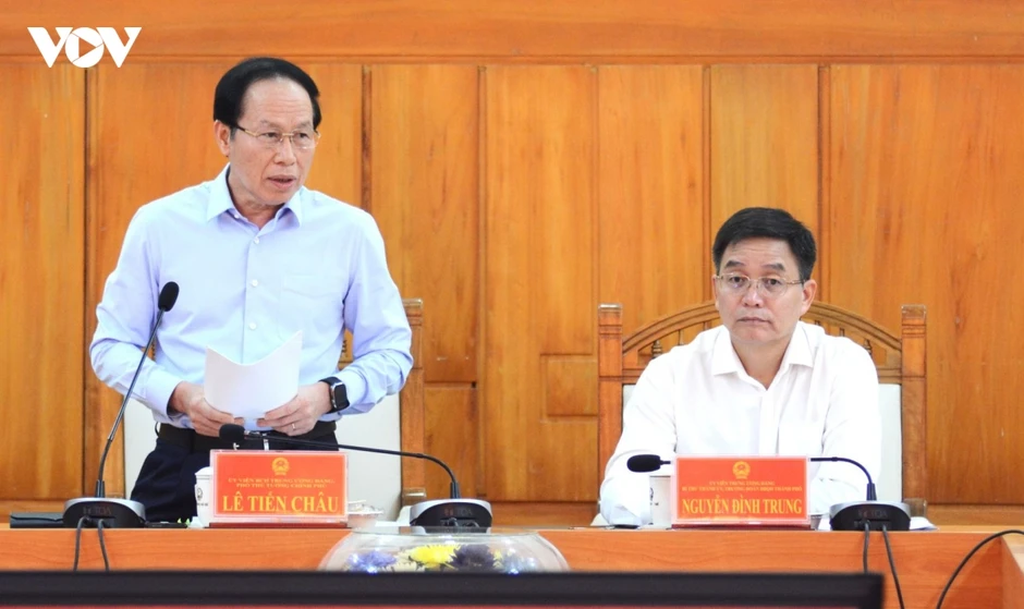 Phó Thủ tướng Lê Tiến Châu làm việc với Huế về tăng trưởng kinh tế Phó Thủ tướng Lê Tiến Châu làm việc với Huế về tăng trưởng kinh tế