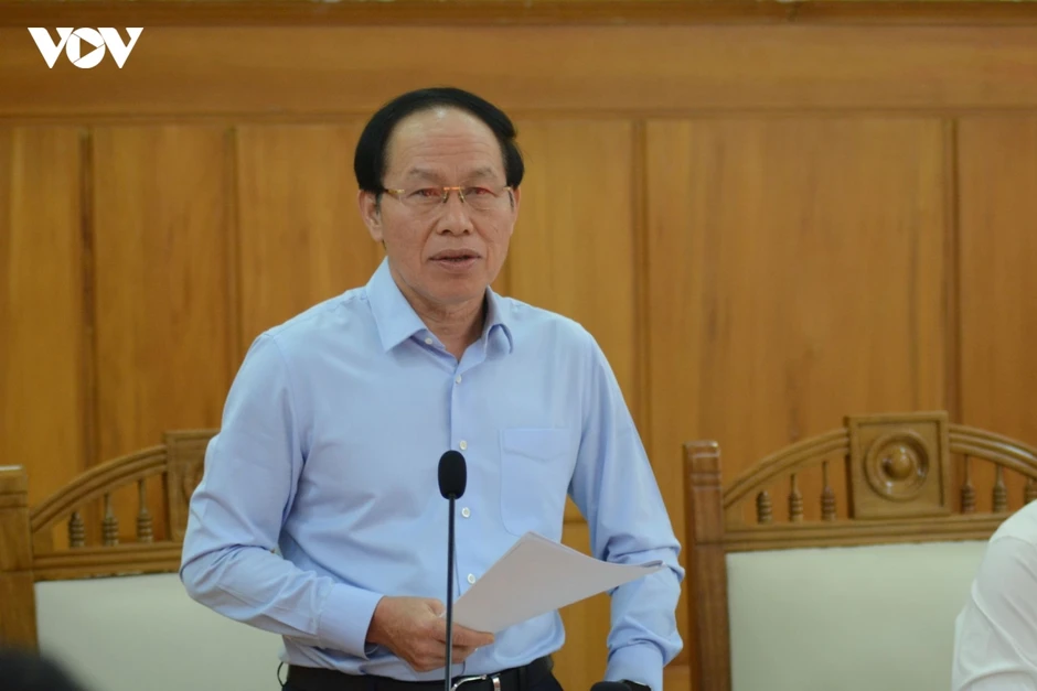 Phó Thủ tướng Lê Tiến Châu làm việc với Huế về tăng trưởng kinh tế Phó Thủ tướng Lê Tiến Châu làm việc với Huế về tăng trưởng kinh tế