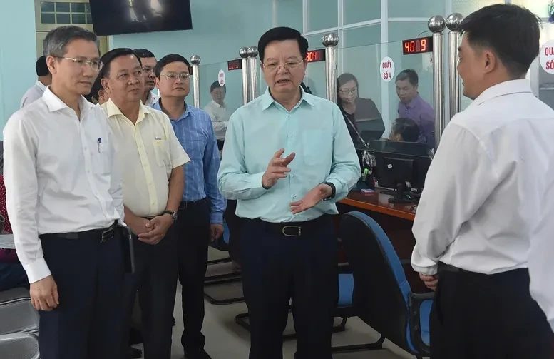 Phó Thủ tướng Mai Văn Chính khảo sát và làm việc về thực hiện chính quyền địa phương 2 cấp tại Tây Ninh Phó Thủ tướng Mai Văn Chính khảo sát và làm việc về thực hiện chính quyền địa phương 2 cấp tại Tây Ninh