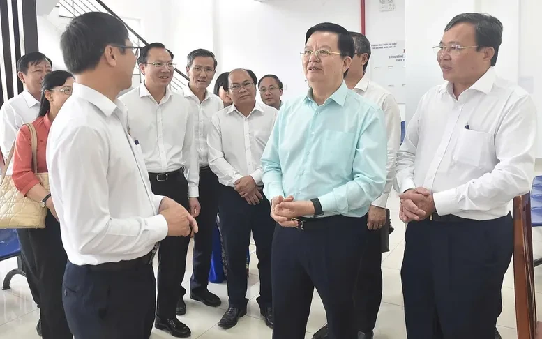 Phó Thủ tướng Mai Văn Chính khảo sát và làm việc về thực hiện chính quyền địa phương 2 cấp tại Tây Ninh Phó Thủ tướng Mai Văn Chính khảo sát và làm việc về thực hiện chính quyền địa phương 2 cấp tại Tây Ninh