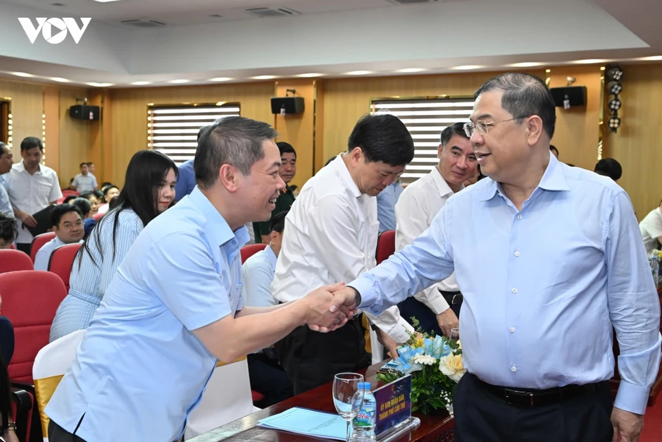 Phó Thủ tướng Phạm Gia Túc chủ trì hội nghị thúc đẩy xuất khẩu Phó Thủ tướng Phạm Gia Túc chủ trì hội nghị thúc đẩy xuất khẩu
