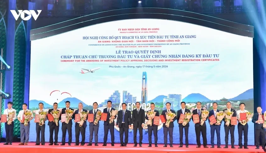 Phó Thủ tướng Phạm Gia Túc: Doanh nghiệp tránh cam kết lớn, triển khai chậm Phó Thủ tướng Phạm Gia Túc: Doanh nghiệp tránh cam kết lớn, triển khai chậm
