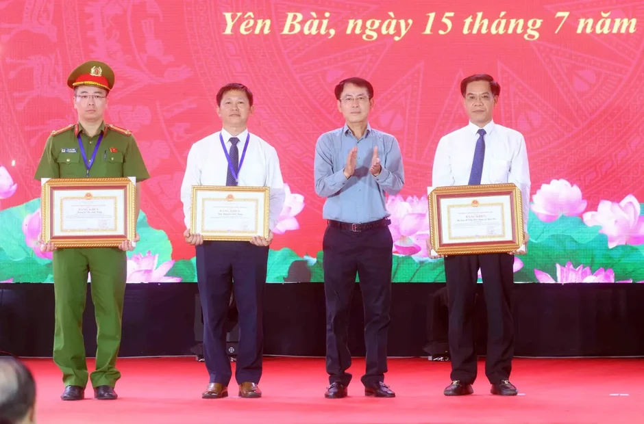 Phó Thủ tướng Phạm Gia Túc dự Ngày hội Toàn dân bảo vệ an ninh Tổ quốc năm 2026 tại xã Yên Bài (Hà Nội) Phó Thủ tướng Phạm Gia Túc dự Ngày hội Toàn dân bảo vệ an ninh Tổ quốc năm 2026 tại xã Yên Bài (Hà Nội)