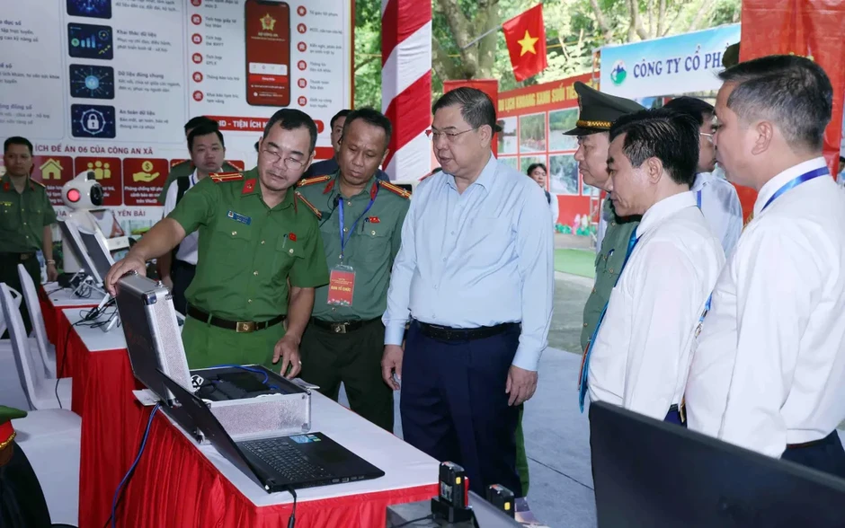 Phó Thủ tướng Phạm Gia Túc dự Ngày hội Toàn dân bảo vệ an ninh Tổ quốc năm 2026 tại xã Yên Bài (Hà Nội) Phó Thủ tướng Phạm Gia Túc dự Ngày hội Toàn dân bảo vệ an ninh Tổ quốc năm 2026 tại xã Yên Bài (Hà Nội)