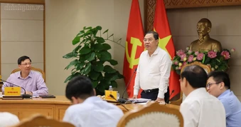 Phó Thủ tướng Phạm Gia Túc làm việc về chính sách phát triển Trung tâm lọc hóa dầu và năng lượng quốc gia tại Khu kinh tế Dung Quất