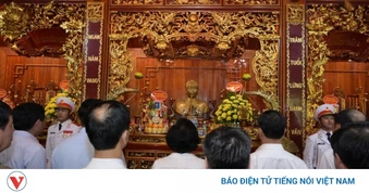 Phó Thủ tướng Phạm Thị Thanh Trà dâng hương tưởng niệm Đại tướng Võ Nguyên Giáp