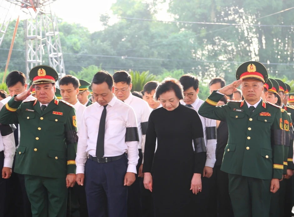 Phó Thủ tướng Phạm Thị Thanh Trà dự Lễ truy điệu, an táng 9 hài cốt liệt sĩ