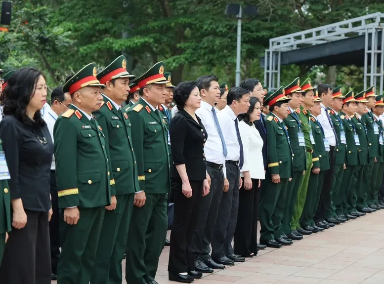 Phó Thủ tướng Phạm Thị Thanh Trà phát động Chiến dịch 500 ngày đêm tìm kiếm, quy tập hài cốt liệt sĩ Phó Thủ tướng Phạm Thị Thanh Trà phát động Chiến dịch 500 ngày đêm tìm kiếm, quy tập hài cốt liệt sĩ
