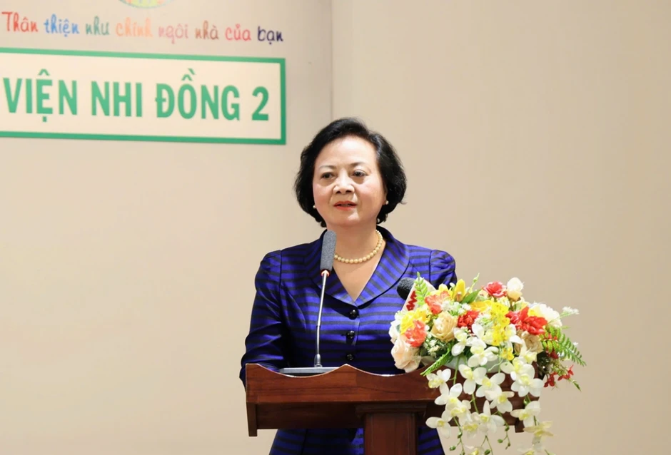 Phó Thủ tướng Phạm Thị Thanh Trà thăm bệnh nhi ung thư tại Bệnh viện Nhi đồng 2 Phó Thủ tướng Phạm Thị Thanh Trà thăm bệnh nhi ung thư tại Bệnh viện Nhi đồng 2