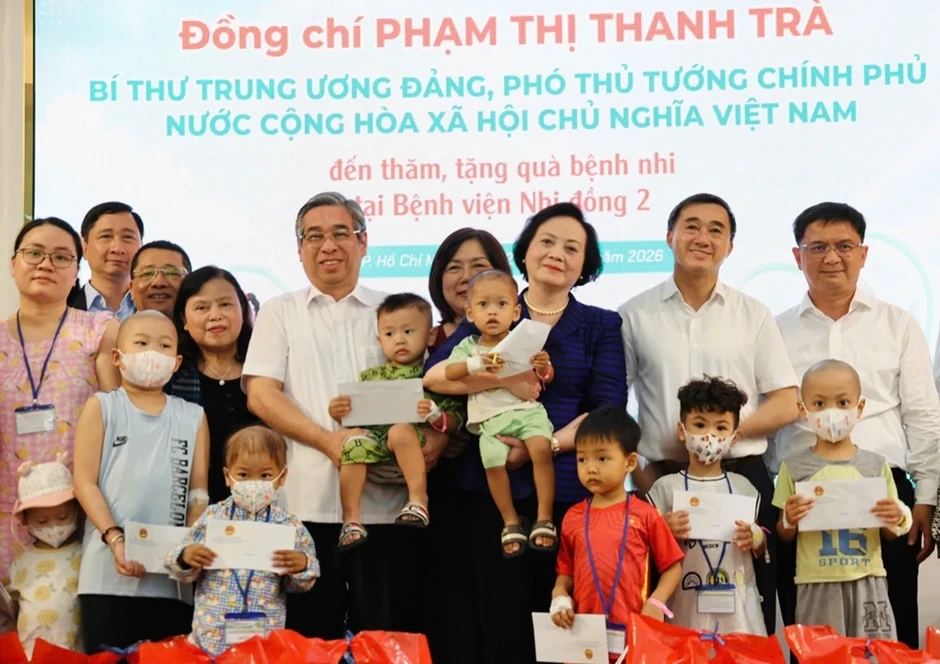 Phó Thủ tướng Phạm Thị Thanh Trà thăm bệnh nhi ung thư tại Bệnh viện Nhi đồng 2 Phó Thủ tướng Phạm Thị Thanh Trà thăm bệnh nhi ung thư tại Bệnh viện Nhi đồng 2