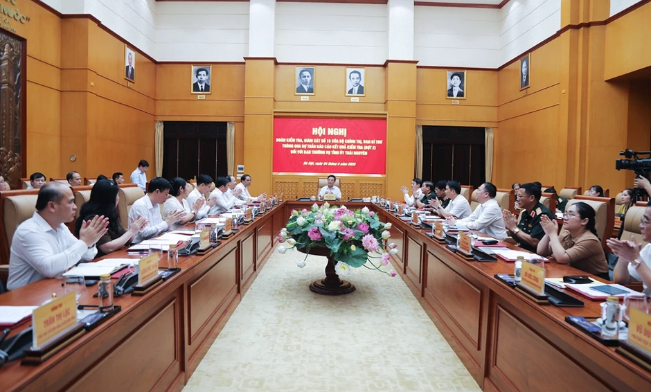 Phó Thủ tướng Phan Văn Giang: Đánh giá cán bộ phải bằng kết quả, sản phẩm cụ thể Phó Thủ tướng Phan Văn Giang: Đánh giá cán bộ phải bằng kết quả, sản phẩm cụ thể
