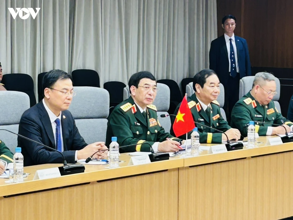 Phó Thủ tướng Phan Văn Giang hội đàm với Bộ trưởng Quốc phòng Nhật Bản Phó Thủ tướng Phan Văn Giang hội đàm với Bộ trưởng Quốc phòng Nhật Bản