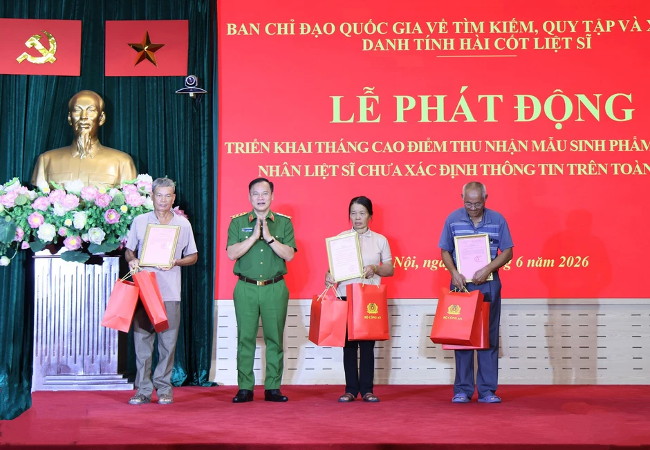 Phó Thủ tướng phát động cao điểm thu nhận ADN, mở thêm cơ hội xác định danh tính liệt sĩ Phó Thủ tướng phát động cao điểm thu nhận ADN, mở thêm cơ hội xác định danh tính liệt sĩ