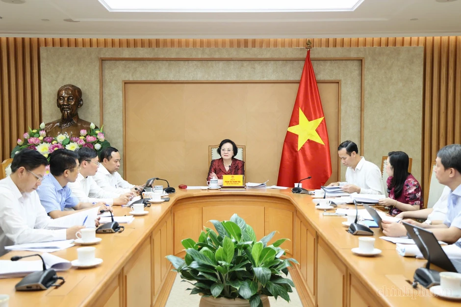 Phó Thủ tướng: "Không nên đặt nặng thu hút nhân tài vào cơ quan Nhà nước" Phó Thủ tướng: "Không nên đặt nặng thu hút nhân tài vào cơ quan Nhà nước"