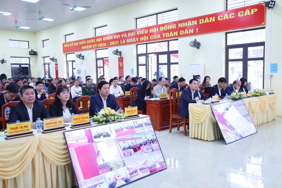 Phó Thủ tướng: “Tạm thời điều chỉnh lương cơ sở tăng 8% từ 1/7” Phó Thủ tướng: “Tạm thời điều chỉnh lương cơ sở tăng 8% từ 1/7”