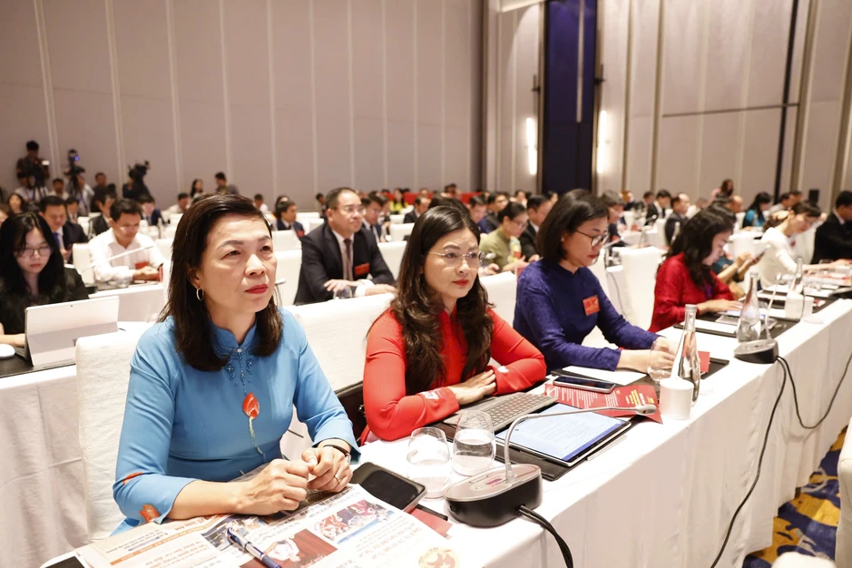 Phó Thủ tướng thông tin "con số ấn tượng" trong cắt giảm thủ tục hành chính Phó Thủ tướng thông tin "con số ấn tượng" trong cắt giảm thủ tục hành chính