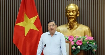 Phó Thủ tướng thúc tiến độ các tuyến cao tốc, đường sắt kết nối Việt - Lào