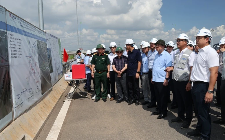 Phó Thủ tướng Thường trực kiểm tra tiến độ sân bay Long Thành, cao tốc TP Hồ Chí Minh - Long Thành - Dầu Giây Phó Thủ tướng Thường trực kiểm tra tiến độ sân bay Long Thành, cao tốc TP Hồ Chí Minh - Long Thành - Dầu Giây
