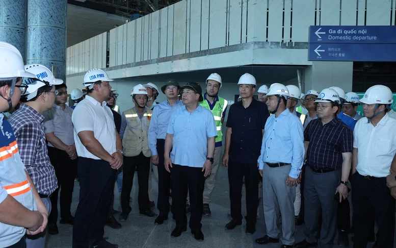 Phó Thủ tướng Thường trực kiểm tra tiến độ sân bay Long Thành, cao tốc TP Hồ Chí Minh - Long Thành - Dầu Giây Phó Thủ tướng Thường trực kiểm tra tiến độ sân bay Long Thành, cao tốc TP Hồ Chí Minh - Long Thành - Dầu Giây