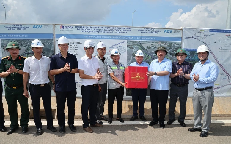 Phó Thủ tướng Thường trực kiểm tra tiến độ sân bay Long Thành, cao tốc TP Hồ Chí Minh - Long Thành - Dầu Giây Phó Thủ tướng Thường trực kiểm tra tiến độ sân bay Long Thành, cao tốc TP Hồ Chí Minh - Long Thành - Dầu Giây