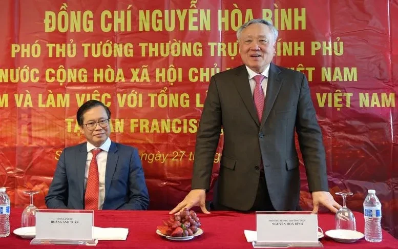 Phó Thủ tướng Thường trực Nguyễn Hòa Bình thăm Tổng Lãnh sự quán Việt Nam tại San Francisco Phó Thủ tướng Thường trực Nguyễn Hòa Bình thăm Tổng Lãnh sự quán Việt Nam tại San Francisco