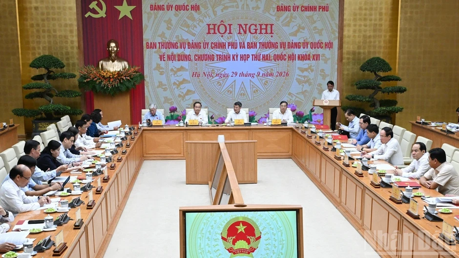 Phối hợp chặt chẽ, hoàn thiện thể chế, kiến tạo phát triển và thúc đẩy tăng trưởng Phối hợp chặt chẽ, hoàn thiện thể chế, kiến tạo phát triển và thúc đẩy tăng trưởng