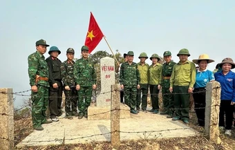 Phối hợp tuần tra bảo vệ biên giới trên tuyến Việt Nam-Lào