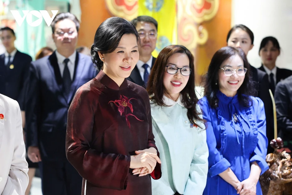 Phu nhân Ngô Phương Ly thăm Bảo tàng Âm nhạc dân tộc Quảng Tây Phu nhân Ngô Phương Ly thăm Bảo tàng Âm nhạc dân tộc Quảng Tây