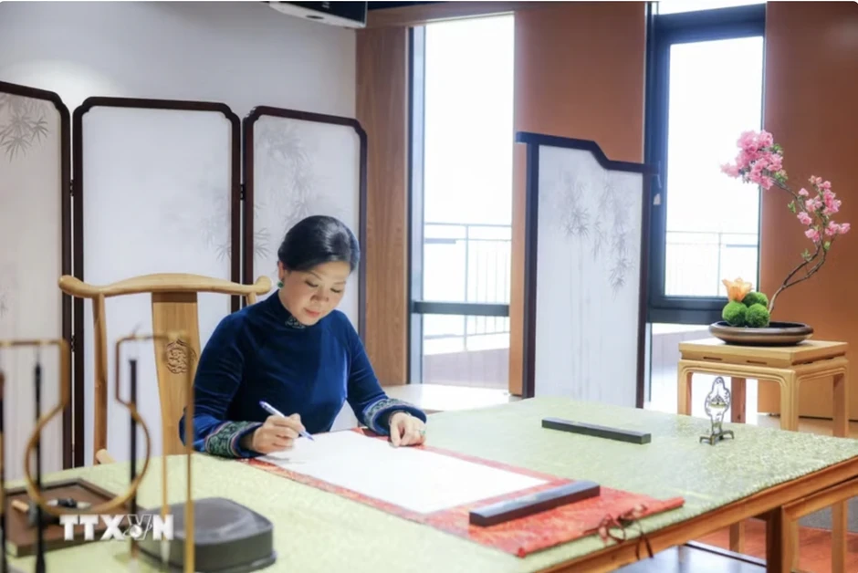 Phu nhân Ngô Phương Ly thăm Trung tâm Tống Khánh Linh tại Bắc Kinh Phu nhân Ngô Phương Ly thăm Trung tâm Tống Khánh Linh tại Bắc Kinh