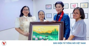 Phu nhân Tổng Bí thư, Chủ tịch nước thăm trẻ em hoàn cảnh đặc biệt tại Philippines