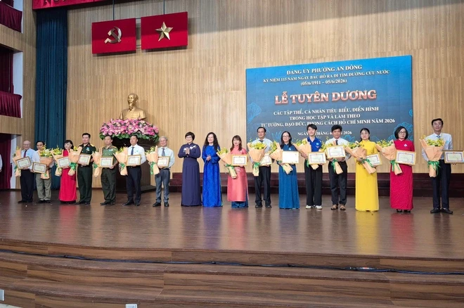 Phường An Đông tuyên dương nhiều tập thể, cá nhân thực hiện tốt việc học tập Bác Phường An Đông tuyên dương nhiều tập thể, cá nhân thực hiện tốt việc học tập Bác