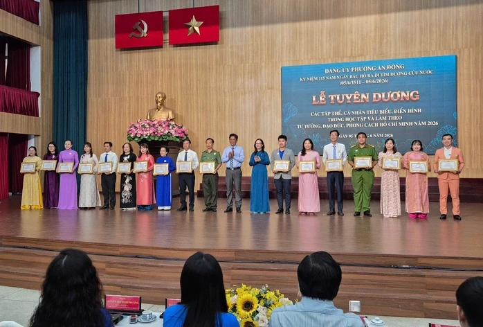 Phường An Đông tuyên dương nhiều tập thể, cá nhân thực hiện tốt việc học tập Bác Phường An Đông tuyên dương nhiều tập thể, cá nhân thực hiện tốt việc học tập Bác