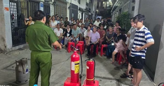 Phường An Nhơn huấn luyện PCCC và nhận diện tội phạm công nghệ cao cho các hộ kinh doanh nhà trọ