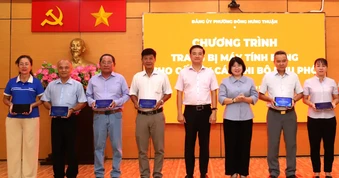 Phường Đông Hưng Thuận tập huấn nghiệp vụ công tác Đảng cho cán bộ khu phố