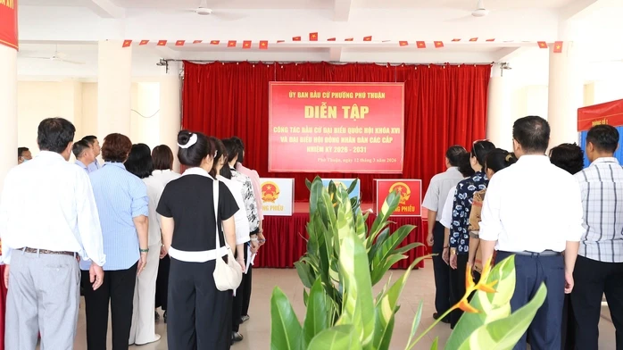 Phường Phú Thuận diễn tập công tác bầu cử Phường Phú Thuận diễn tập công tác bầu cử