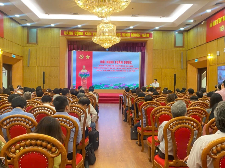Quan điểm về báo chí trong văn kiện Đại hội: “Chuyên nghiệp, nhân văn, hiện đại" Quan điểm về báo chí trong văn kiện Đại hội: “Chuyên nghiệp, nhân văn, hiện đại"